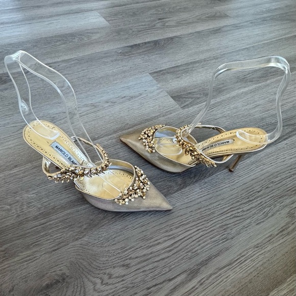 Manolo Blahnik LURUM Embellished Heels - Picture 4 of 6